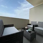 Bookkeeper\'S Apartment Split