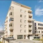 Bookkeeper\'S Apartment Split
