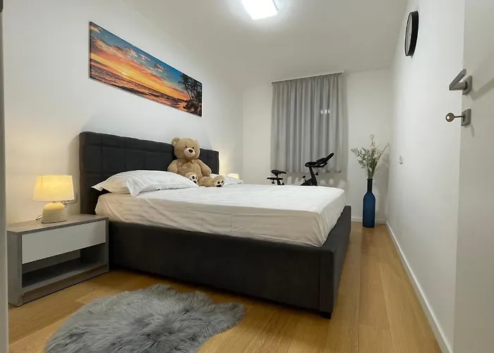 Bookkeeper\'S Apartment Split