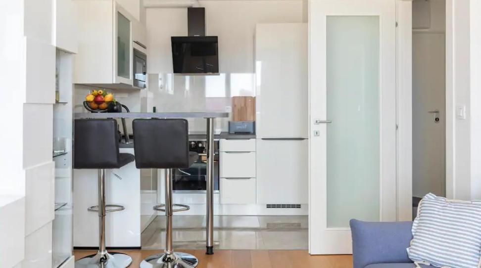 Bookkeeper's Apartment Split